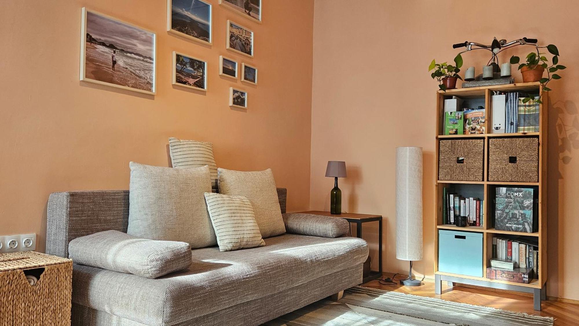 Citypark Getaway Quiet Historic Flat & Free Parking Apartment Budapest