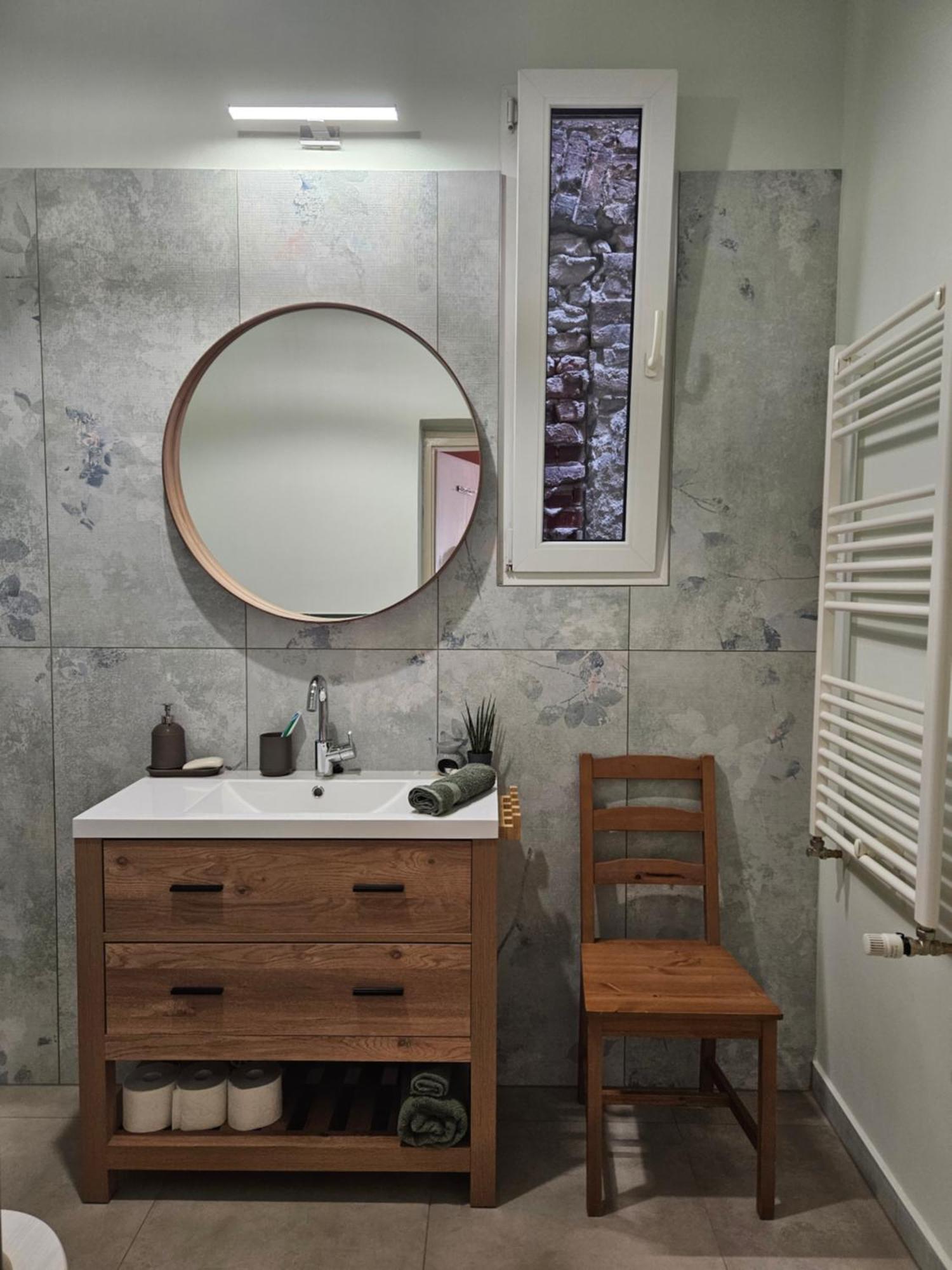 Apartment Citypark Getaway Quiet Historic Flat & Free Parking *